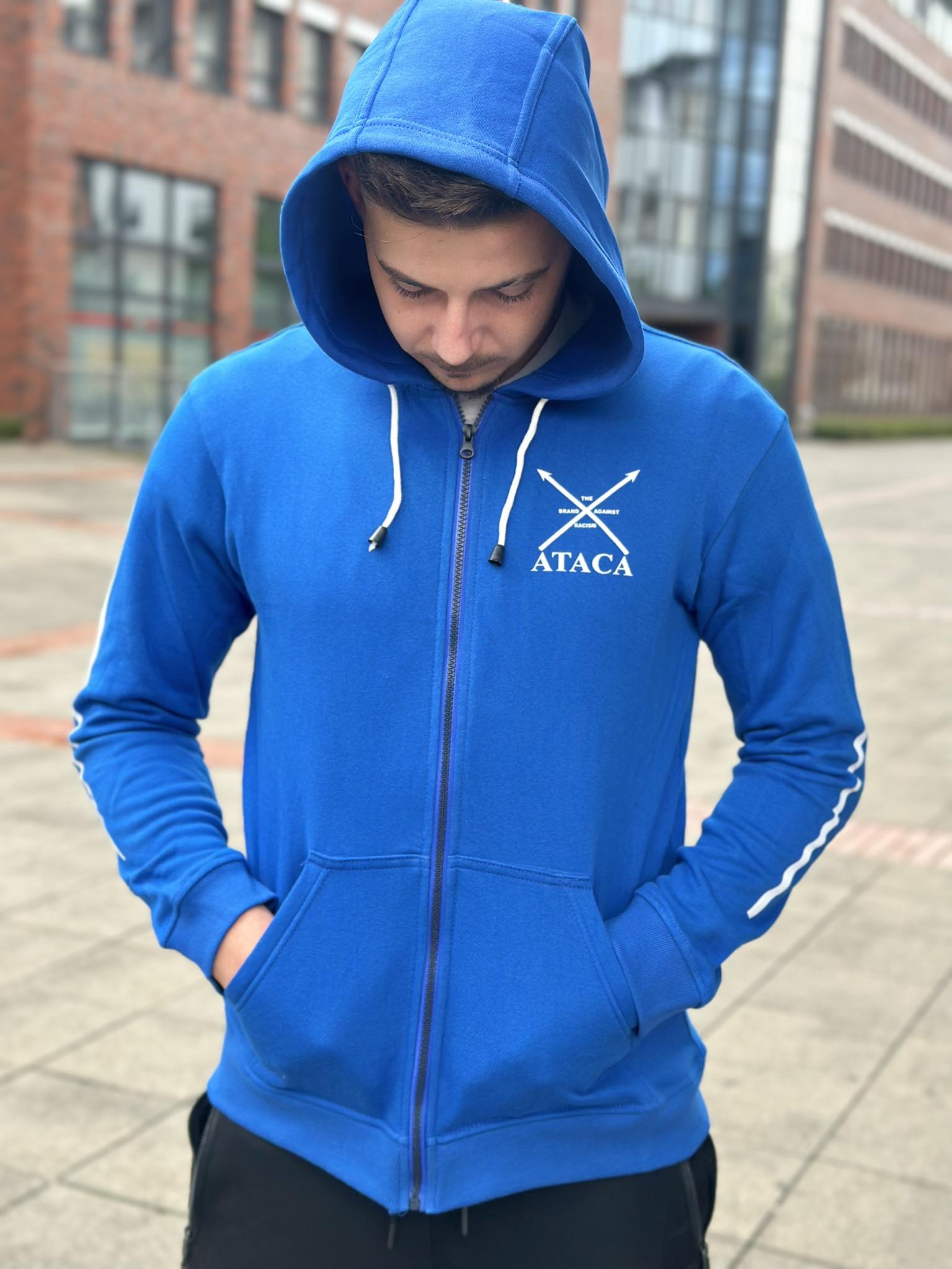 Kapuzenjacke / ZIP Hoodie blau - weiss